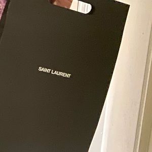 Meet your Posher, Lacora